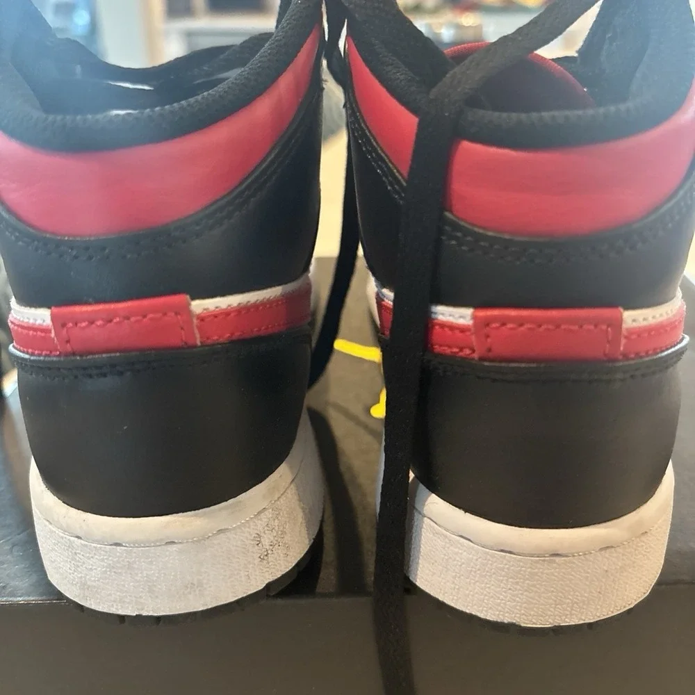 Air Jordan 1 Mid GS Size 4 Youth  Black-Varsity Red-White Basketball School Shoe
